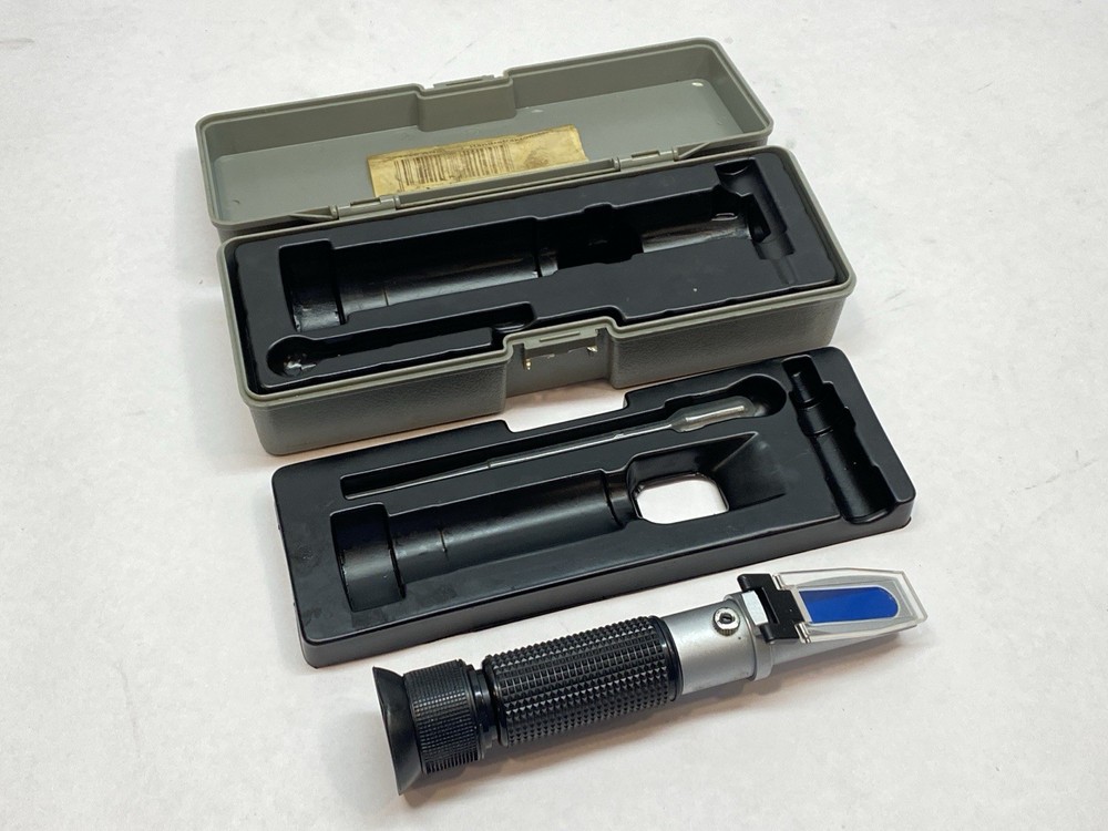 Ariana 084320 Handheld Analog Refractometer 0-32%