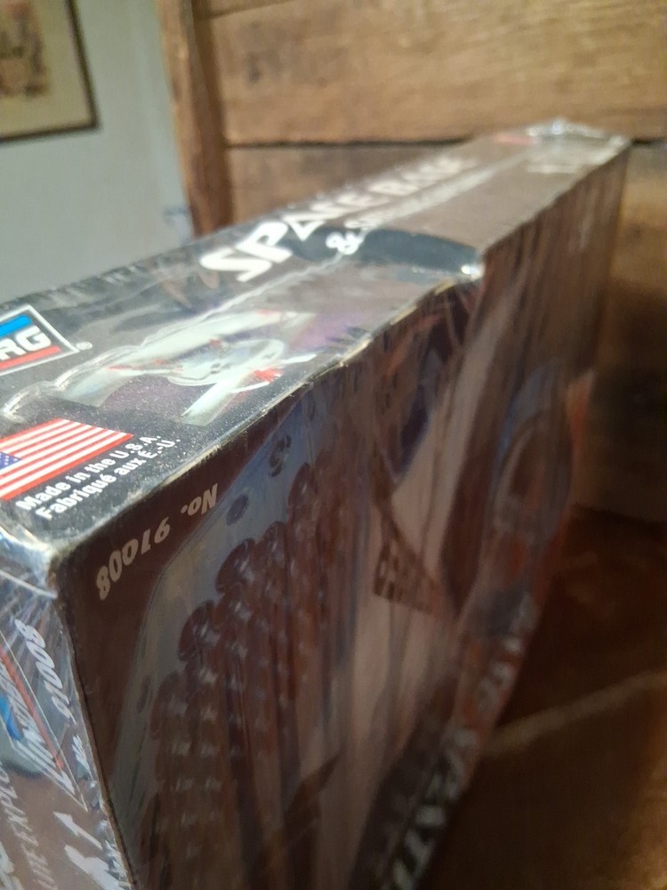 Lindberg Space Base & Satellite Explorer Model Kit No 91008 Sci-Fi Space Station