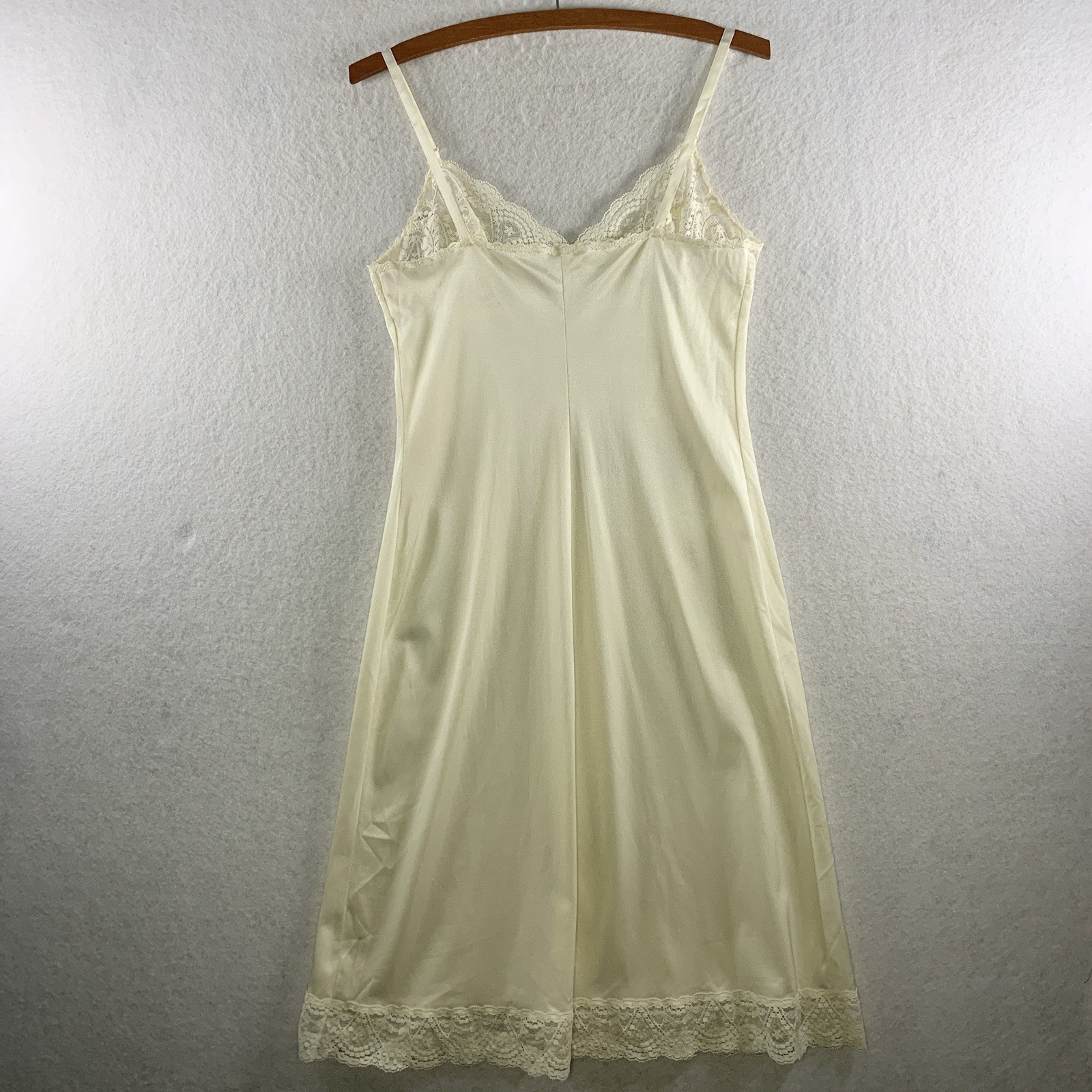 VTG Vassarette Babydoll Lace Trim Slip Dress Sz S Ivory Bridal Coquette Feminine