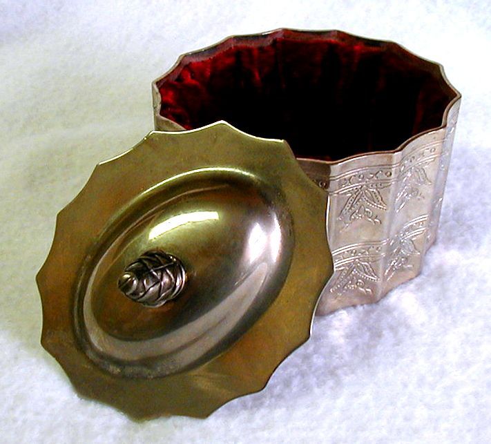 Oval Trinket Box GODINGER SILVER 1991 RED VELVETEEN LINING & PINEAPPLE HANDLE