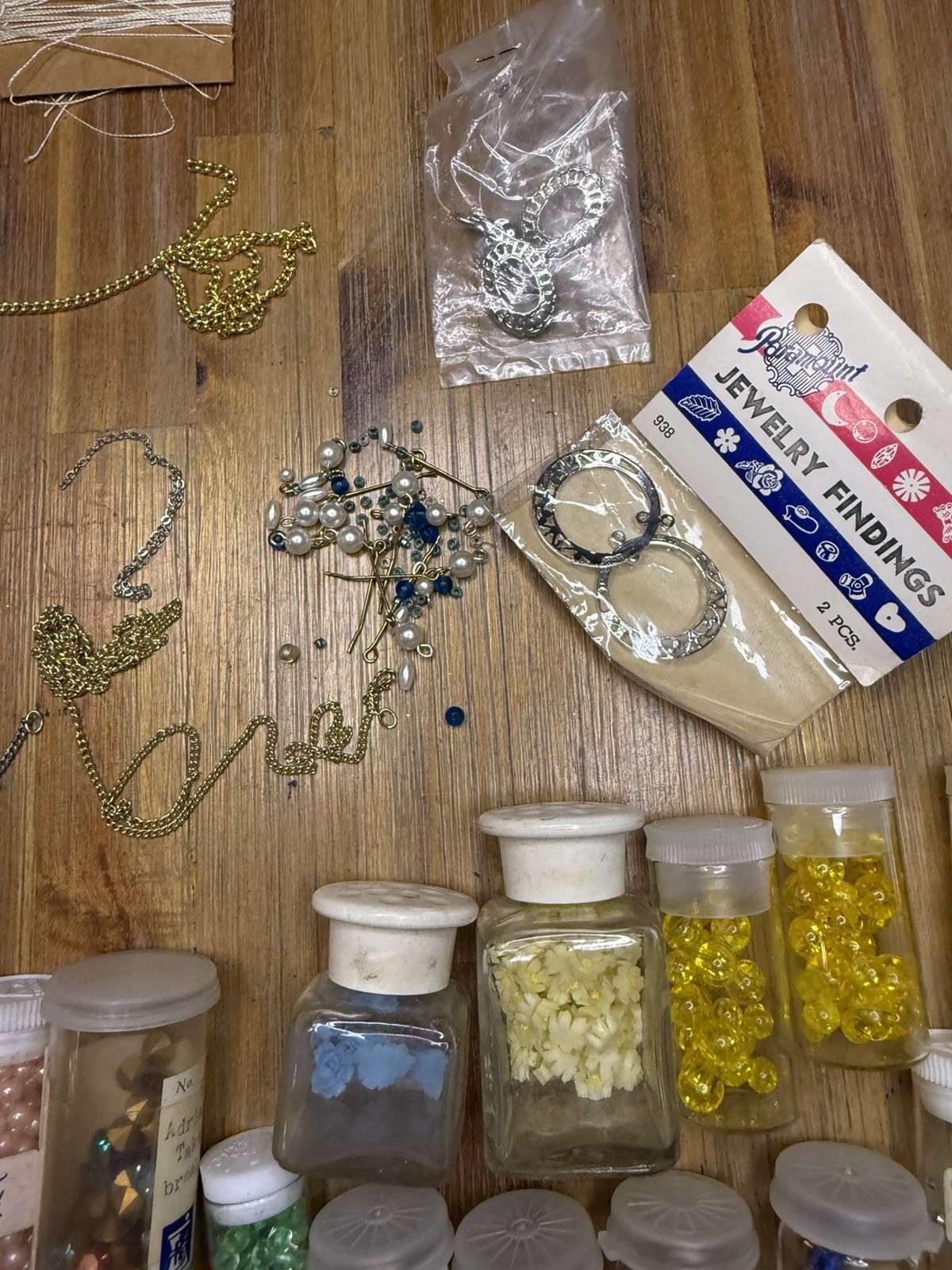 VNTG AB Swarovski Crystals (?) 1,000+ piece lot replacement jewelry set READ