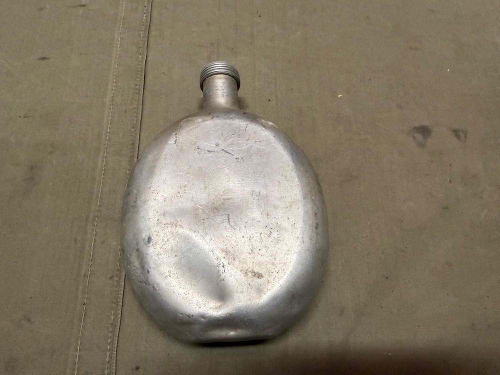 ORIGINAL WWII GERMAN infantry M31 .7 CANTEEN-1937