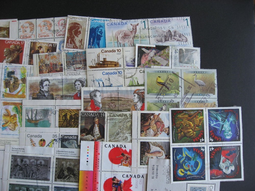 Canada elusive all different? used complete se-tenant pairs, blocks, strips
