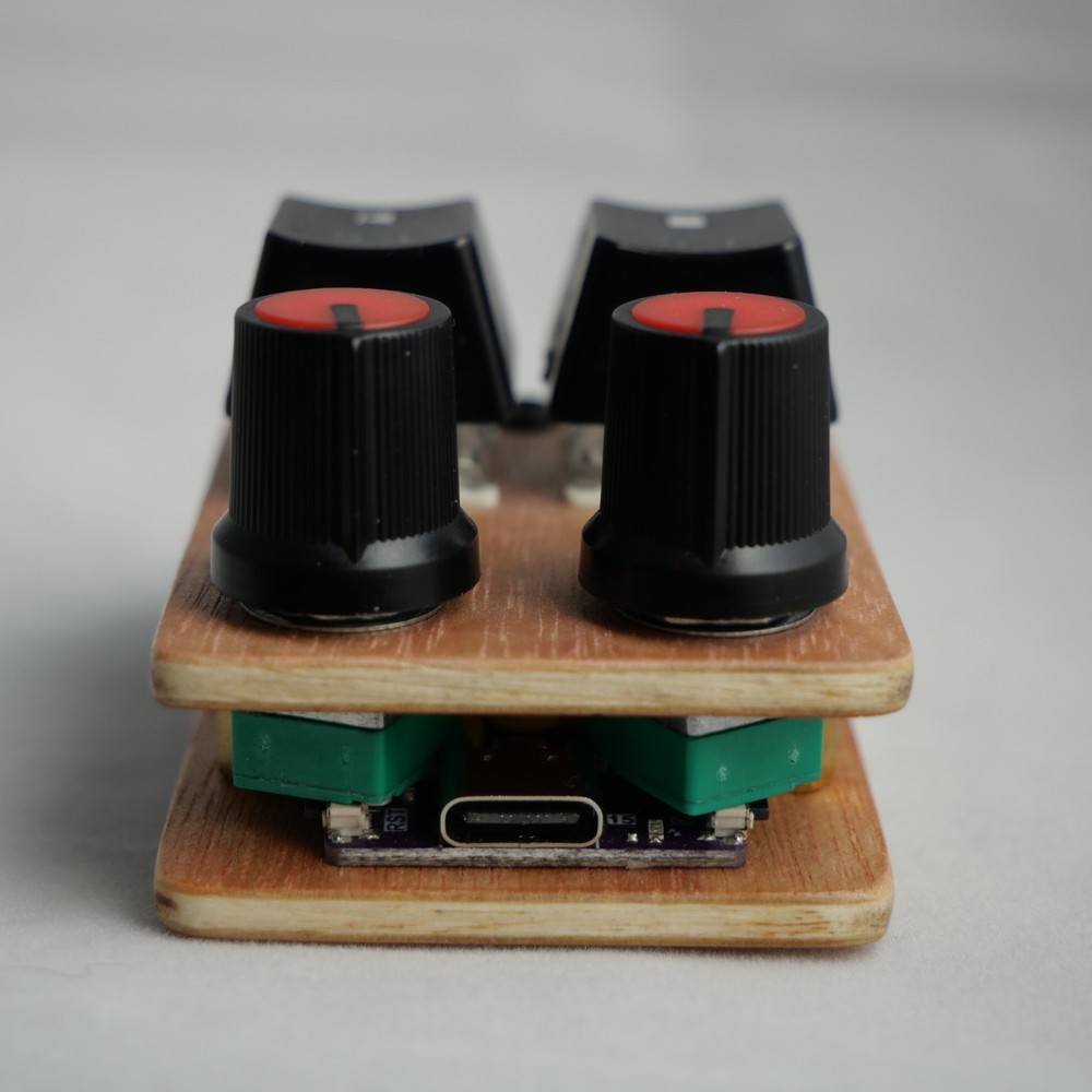 madMidiMini Compact Midi Controller with 2 Note Buttons 2 Potentiometers and LED