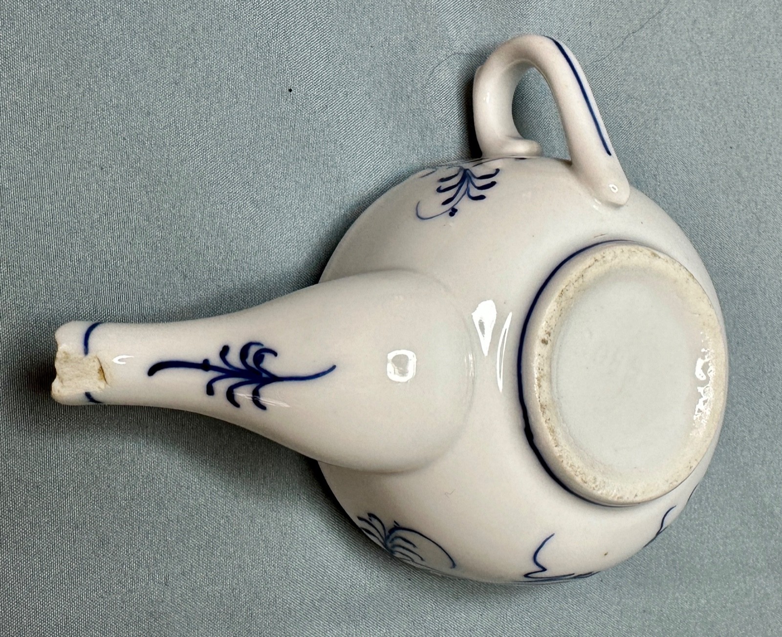 Handpainted Cobalt Blue Onion porcelain INVALID FEEDER / PAP BOAT