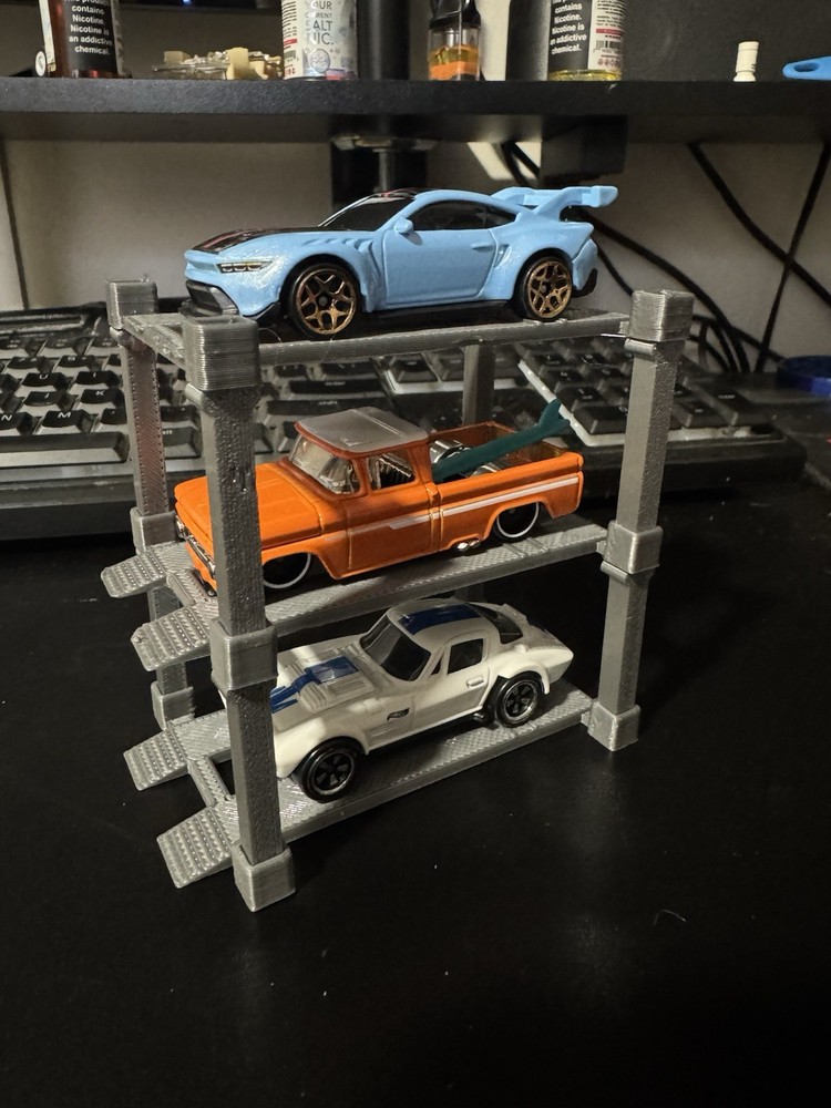 Hotwheels 4 Post Lift Display