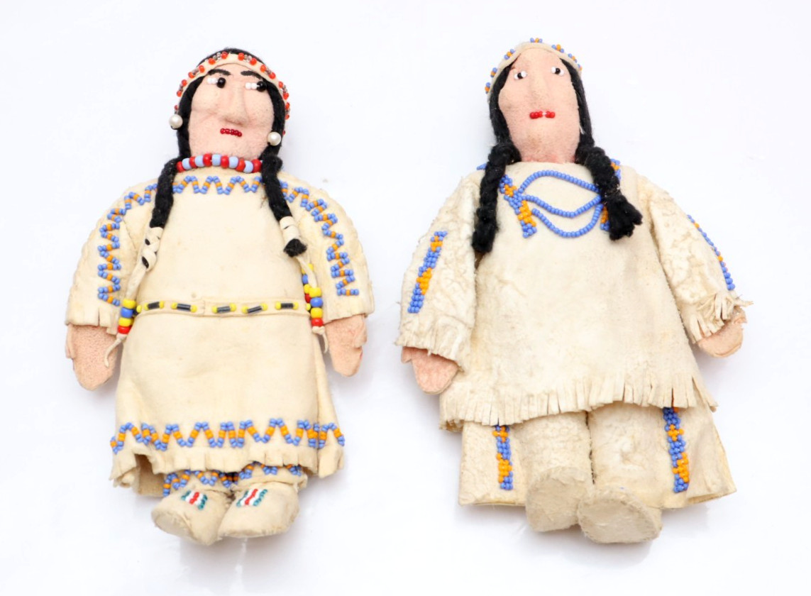 SET 2 VTG Native American Dolls Beaded Sioux Indian W Leather Couple Fridge 7"