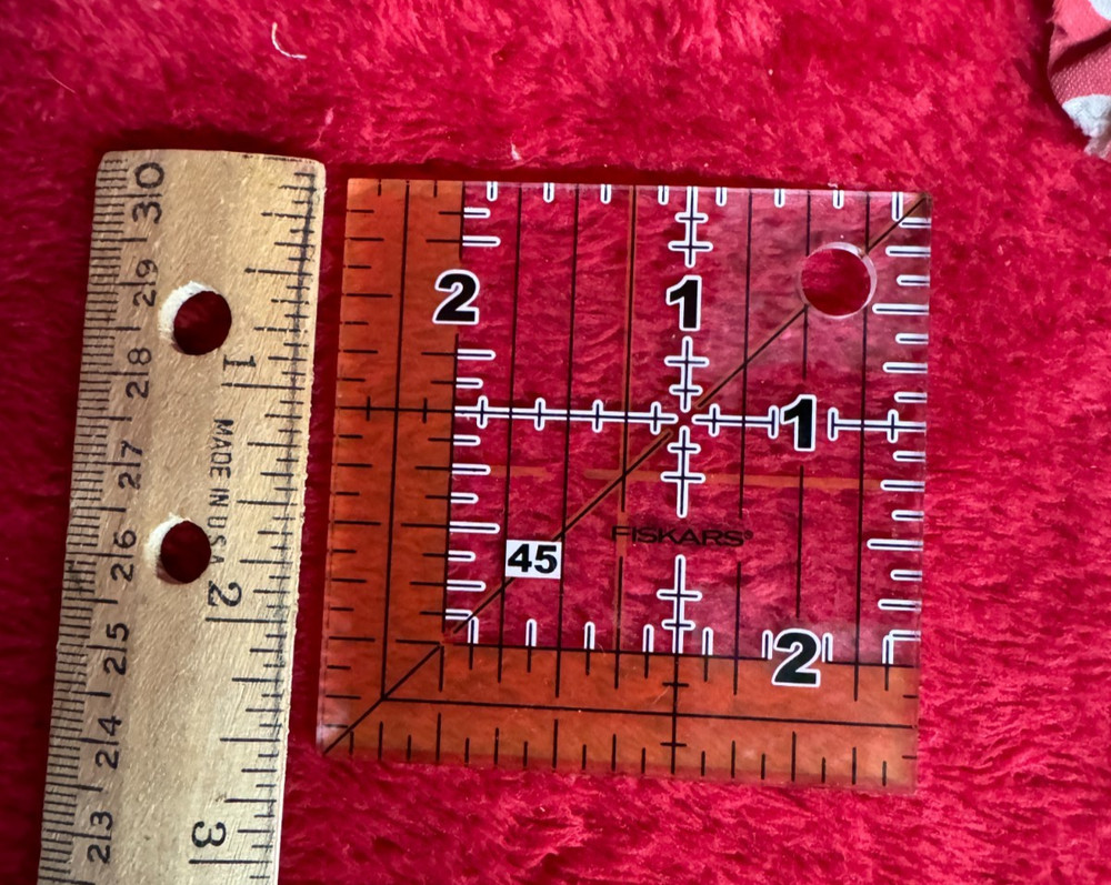 Fiskars 2 1/2" Square with Grid Marks