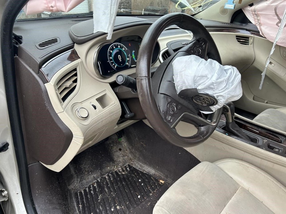 LACROSSE 2014 High Mounted Stop Light 104743898