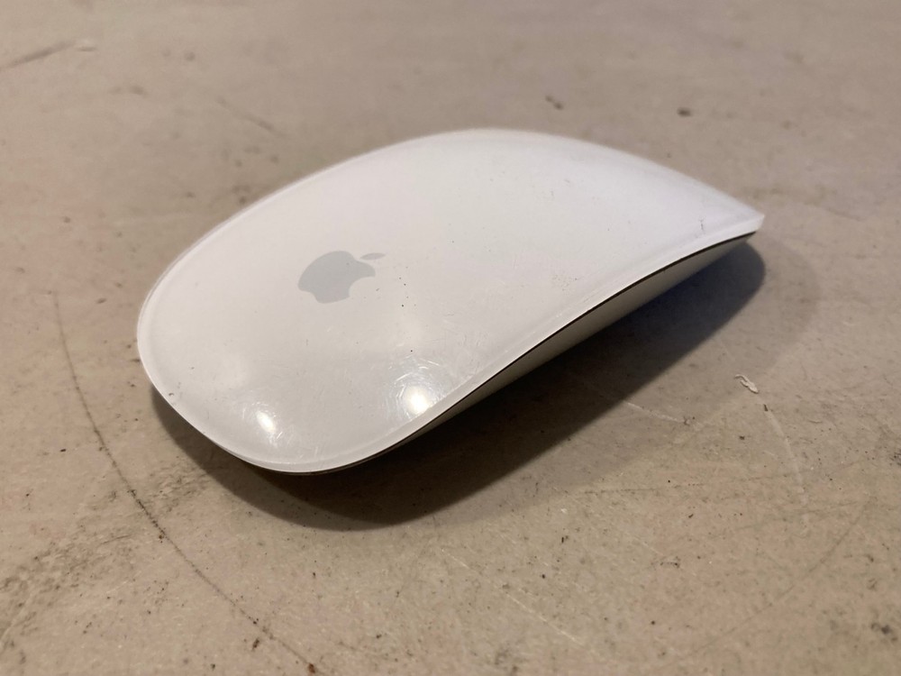 Apple Magic Mouse A1296 3VDC Wireless Bluetooth Multi-Touch Laser Mouse
