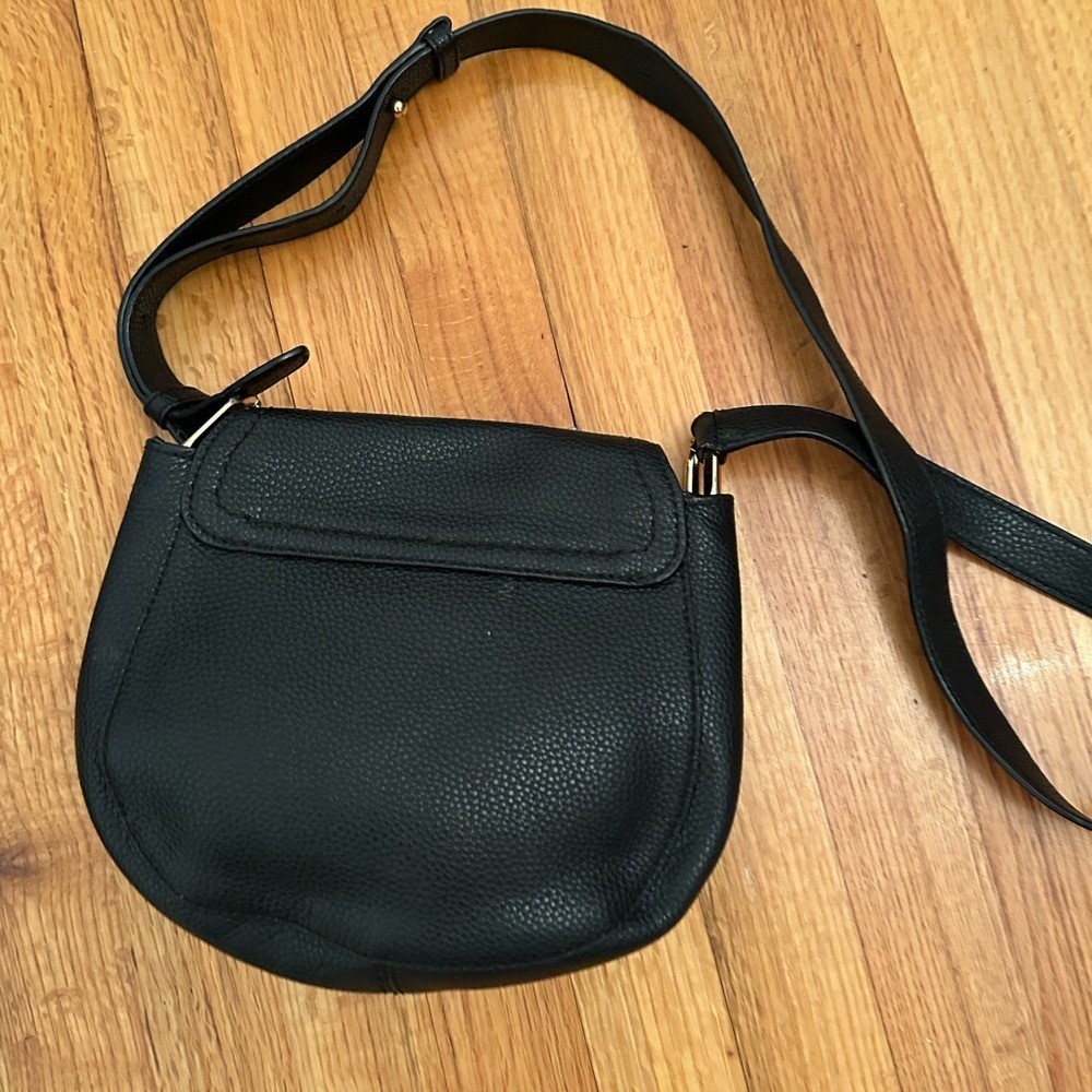 MARC JACOBSTextured Leather Crossbody Saddle Bag