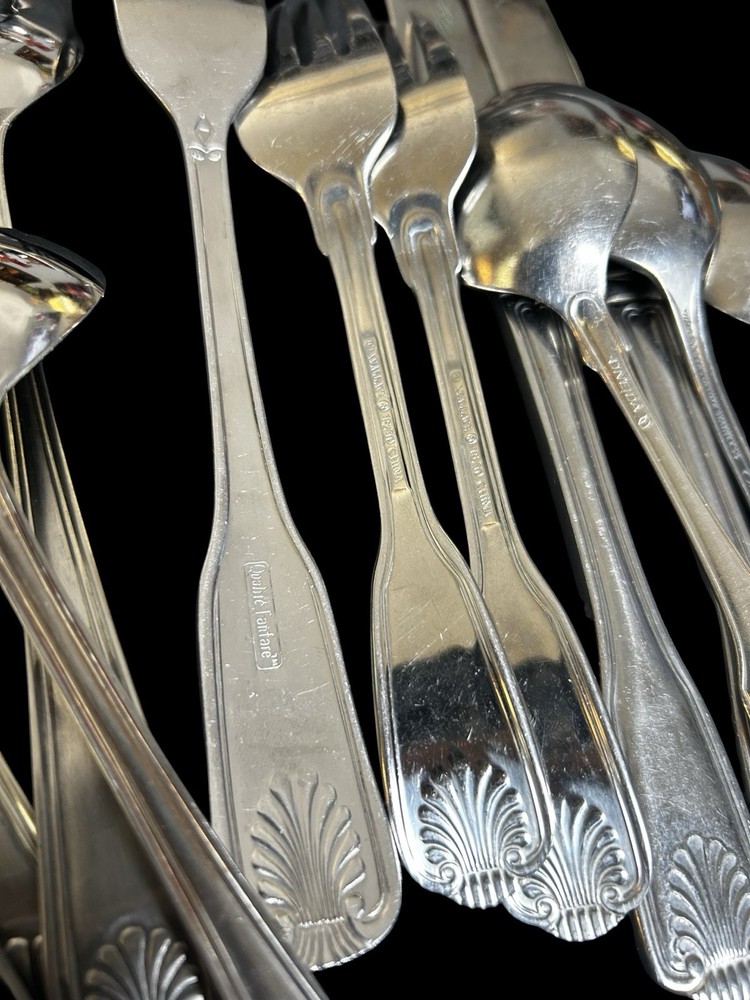 13 Oneida Wallace Rogers National Shell Pattern Forks Spoons Knives Serving Pcs