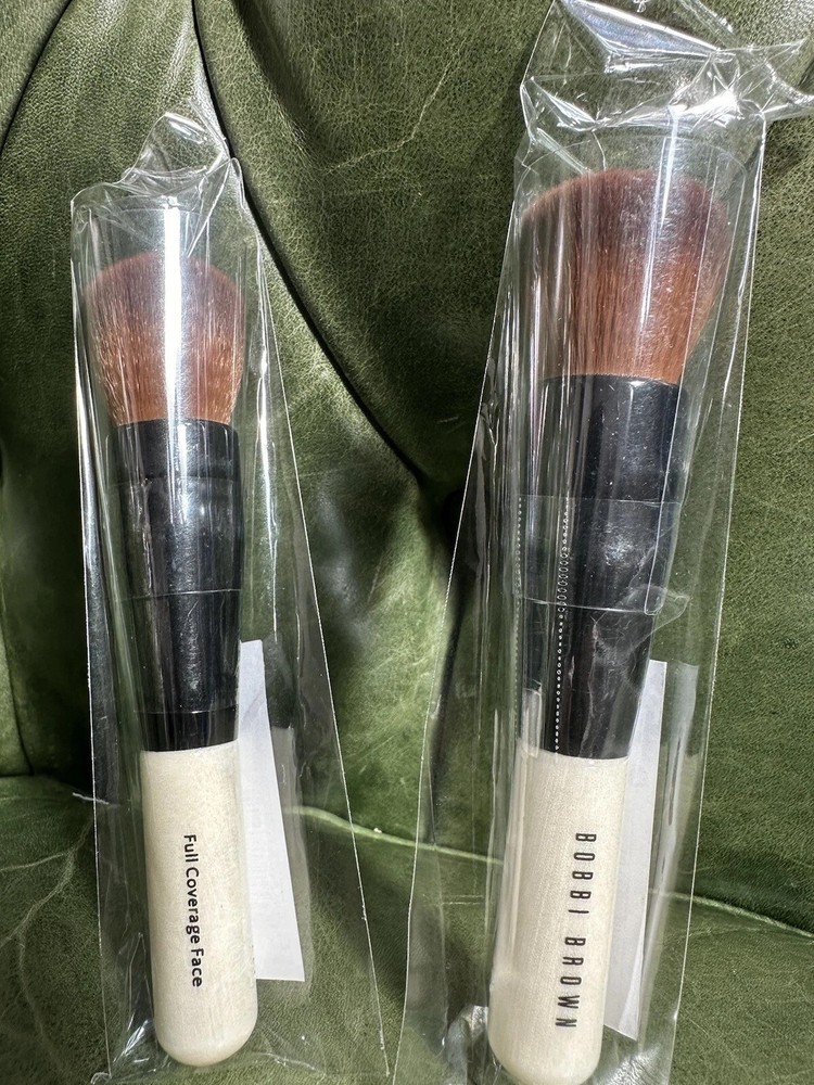 BOBBI BROWN Full Coverage Face Foundation Brush