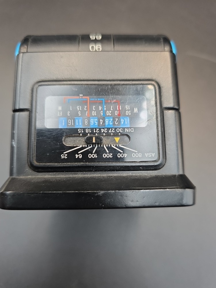 VIVITAR ZOOM THYRISTOR 3500 ELECTRONIC FLASH - SEE PICS