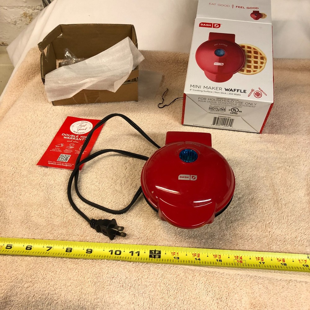 DASH BRAND MINI 4" WAFFLE MAKER