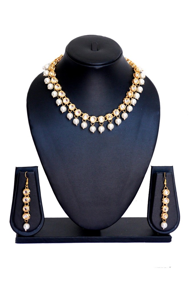 White Pearls Single Layer Kundan Necklace And Earring Set