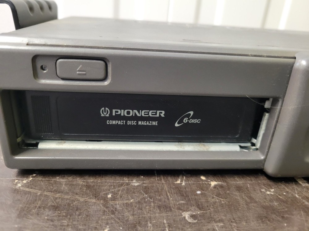 PIONEER CDX-P610 6 CD Changer - UNTESTED