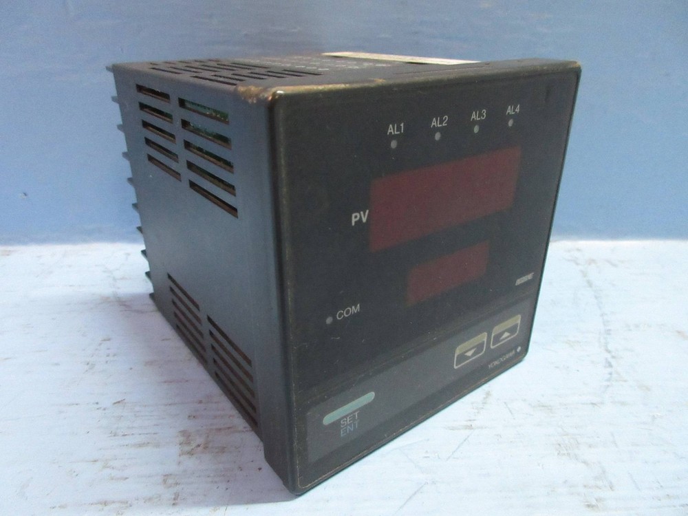 Yokogawa UM05-E Temperature Controller UM05E