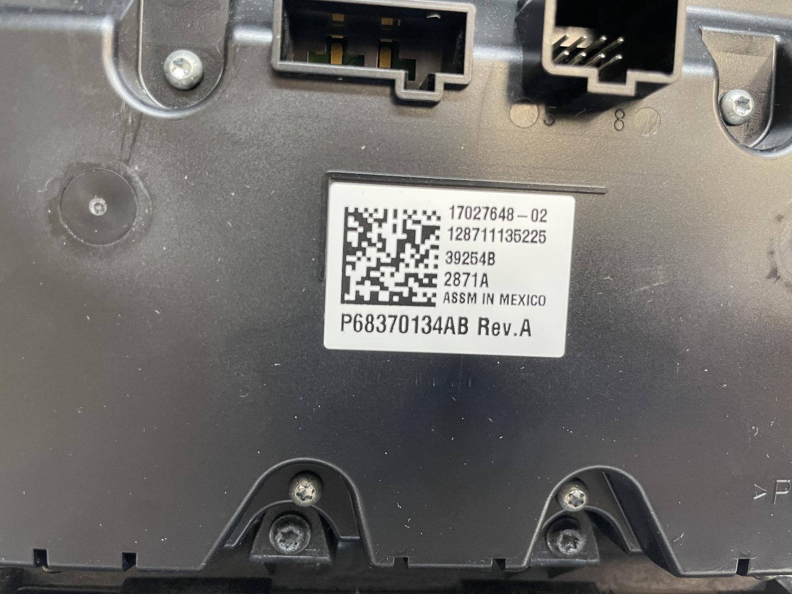 2022 DODGE RAM 2500 RADIO DISPLAY 8.4" SCREEN DASH BEZEL HEAT/AC CONTROLS OEM