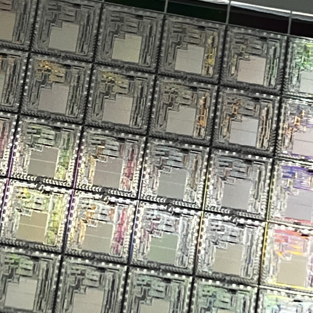 4 Inch Silicon Wafer With Die Containing Distinguishable Microstructures