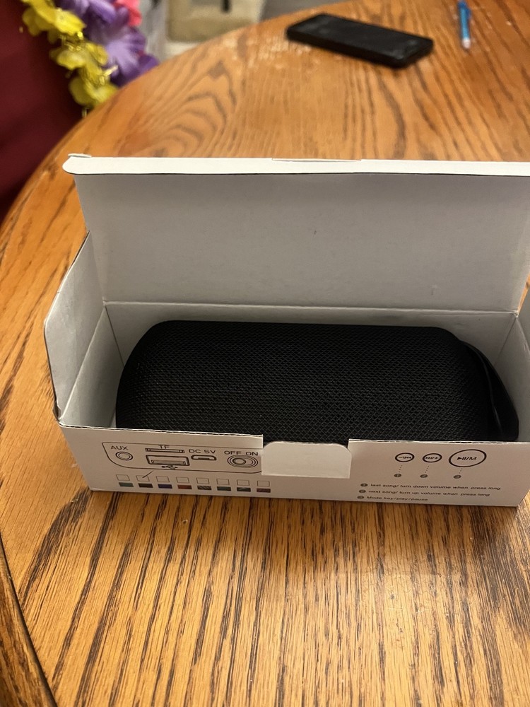 Q106 Bluetooth Speaker