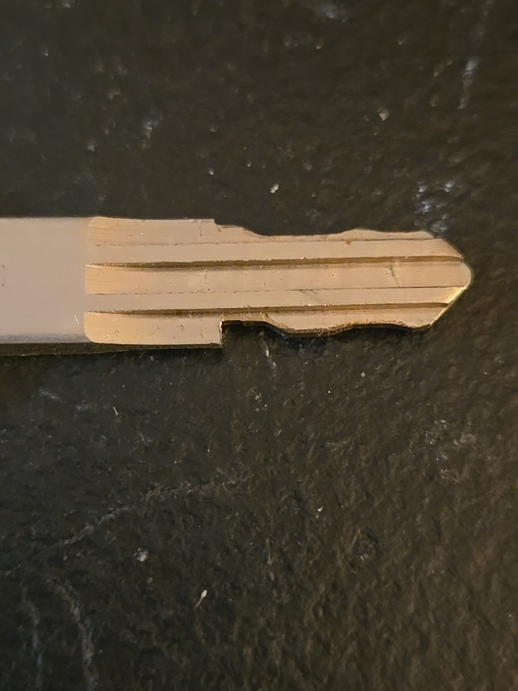 GREENWALD SENTINEL KEY CODED G3748 (3D5)