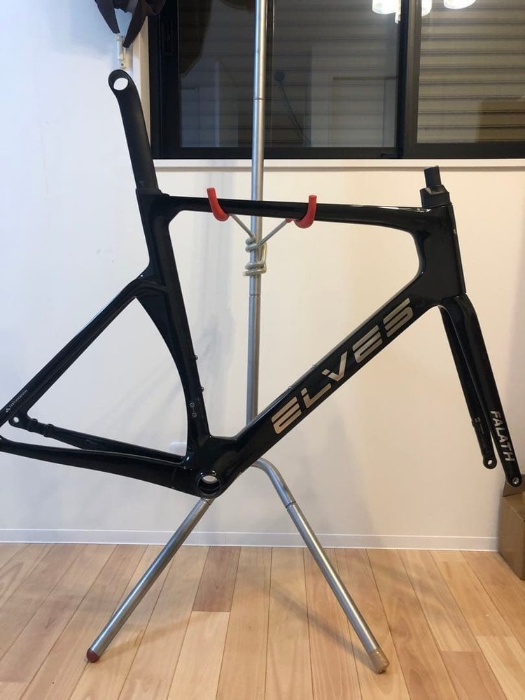 ELVES FALATH PRO DISC frameset with integrated handle