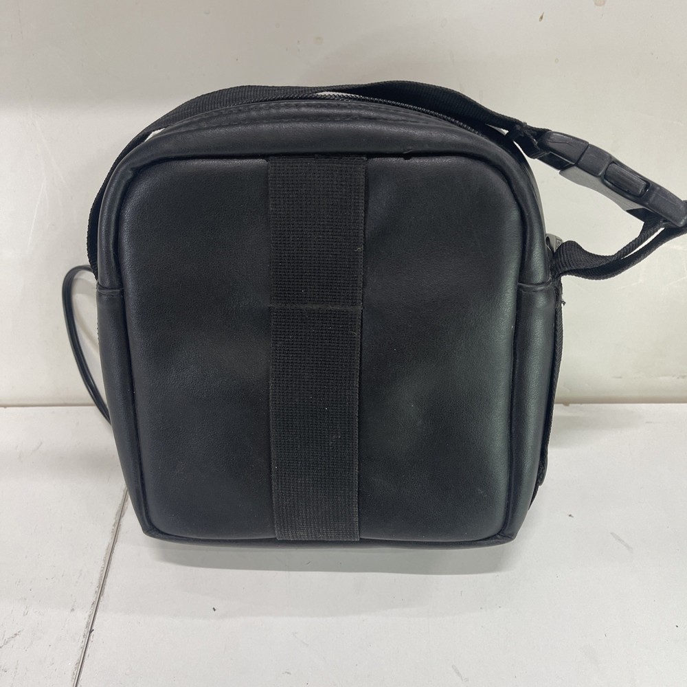 Case Logic CD Player Case Aux Plug For Headphones & CD Storage Great Condition.