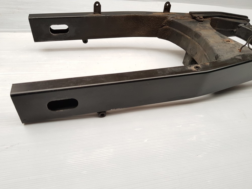 Suzuki gsr750 swingarm