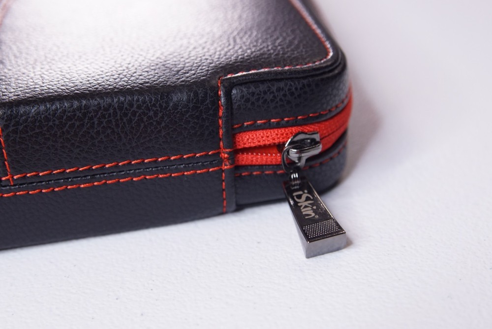 ISKIN SOHO Tablet Sleeve RED/Black