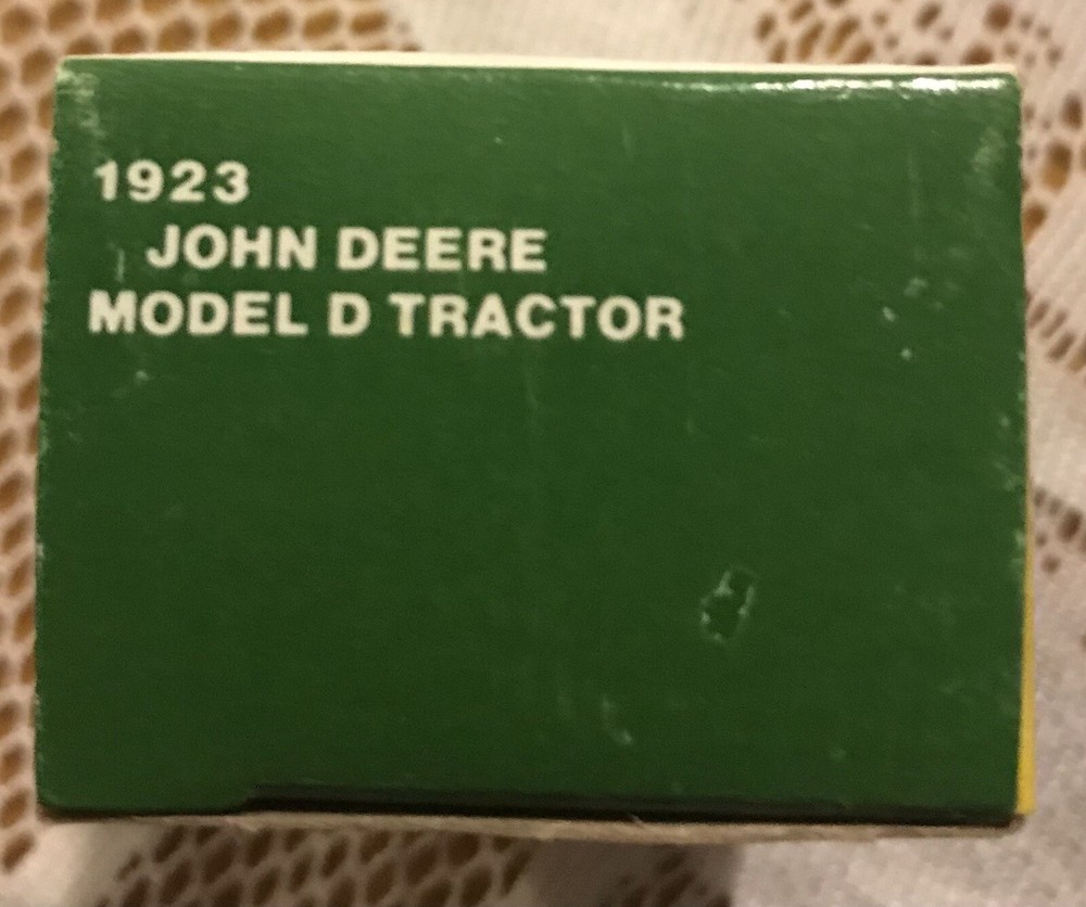8 JOHN DEERE tractor boxes 2 1/2 x 1 1/2 boxes Only