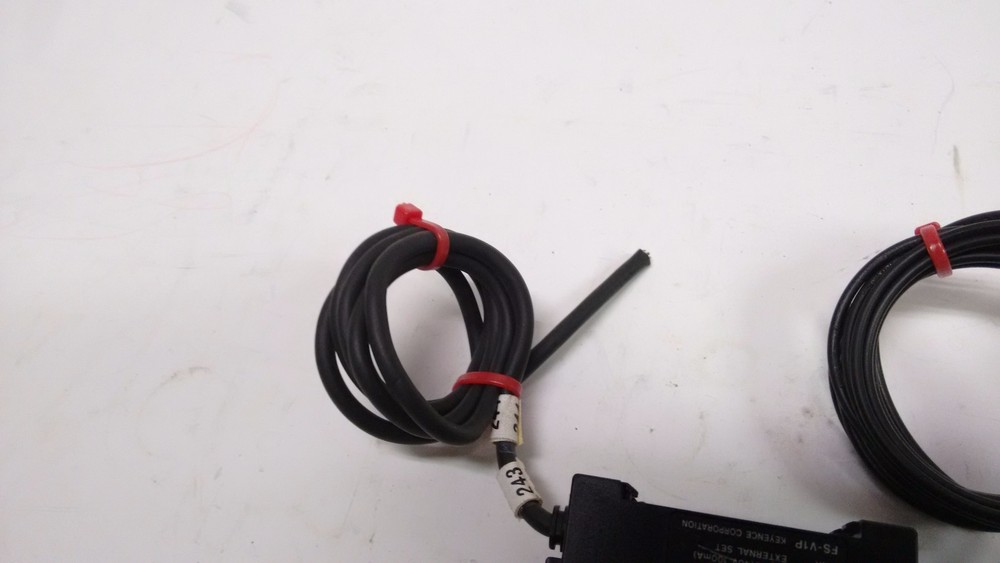 Keyence FS-V1P Fiber Optic Sensor Amplifier