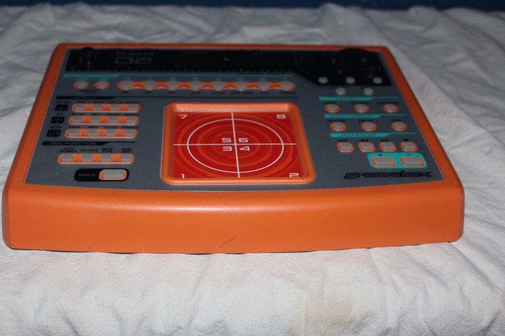 Roland D2 Groovebox Sequencer Sound Module