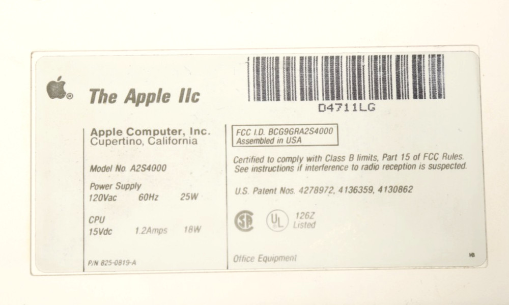 Vintage 1984 Apple IIc Computer A2S4000 w/ mouse, Disk Set, Disk IIc & more