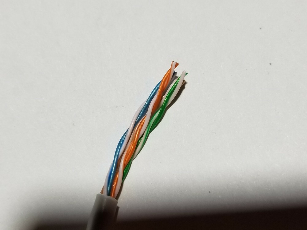 Monoprice SlimRun CAT6 28awg 550MHz Stranded Mini-Patch Network Cable Gray/100ft