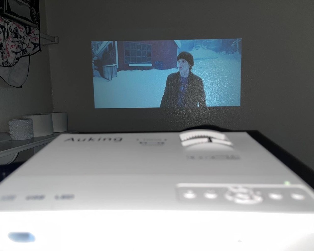 AuKing Mini Portable Projector 1920x1080P HDMI VGA USB