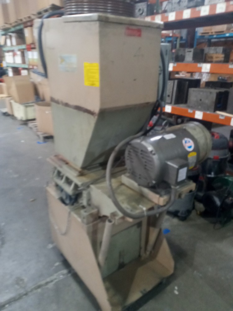 Nelmor 2RG11 Grinder / Granulator Plastic Processing Used, Works but Need Pulley