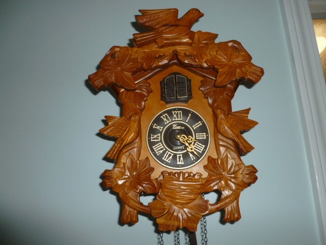 Time Co Wood Cuckoo Clock Battery powered Excellent Condition.