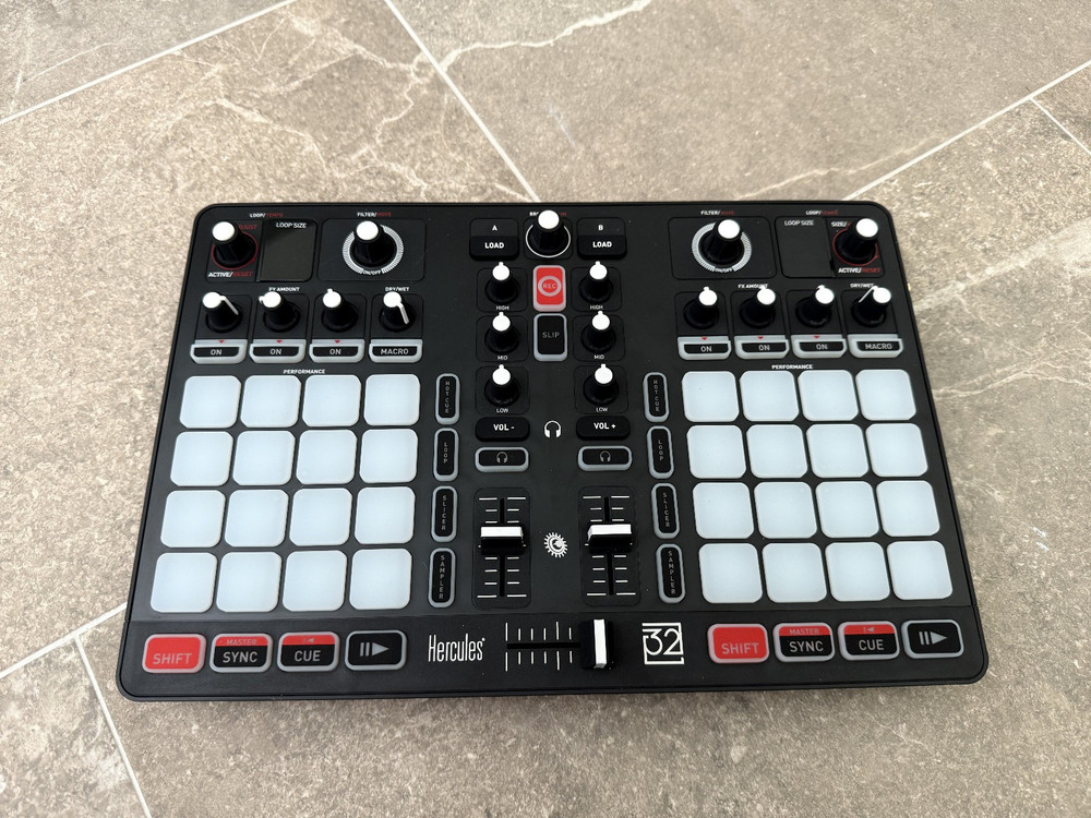 Hercules P32 Advanced DJ Controller with High Performance Pads DJCONTROL-P32