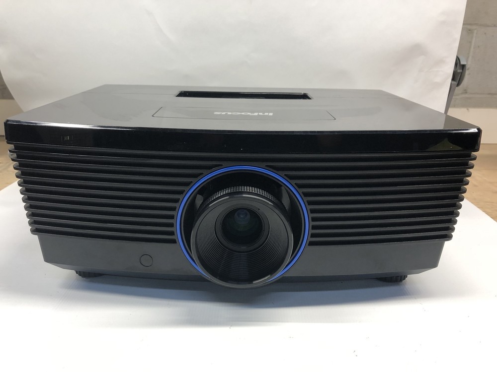 InFocus Model IN5312 Projector Below 1000Hrs Black Read Description