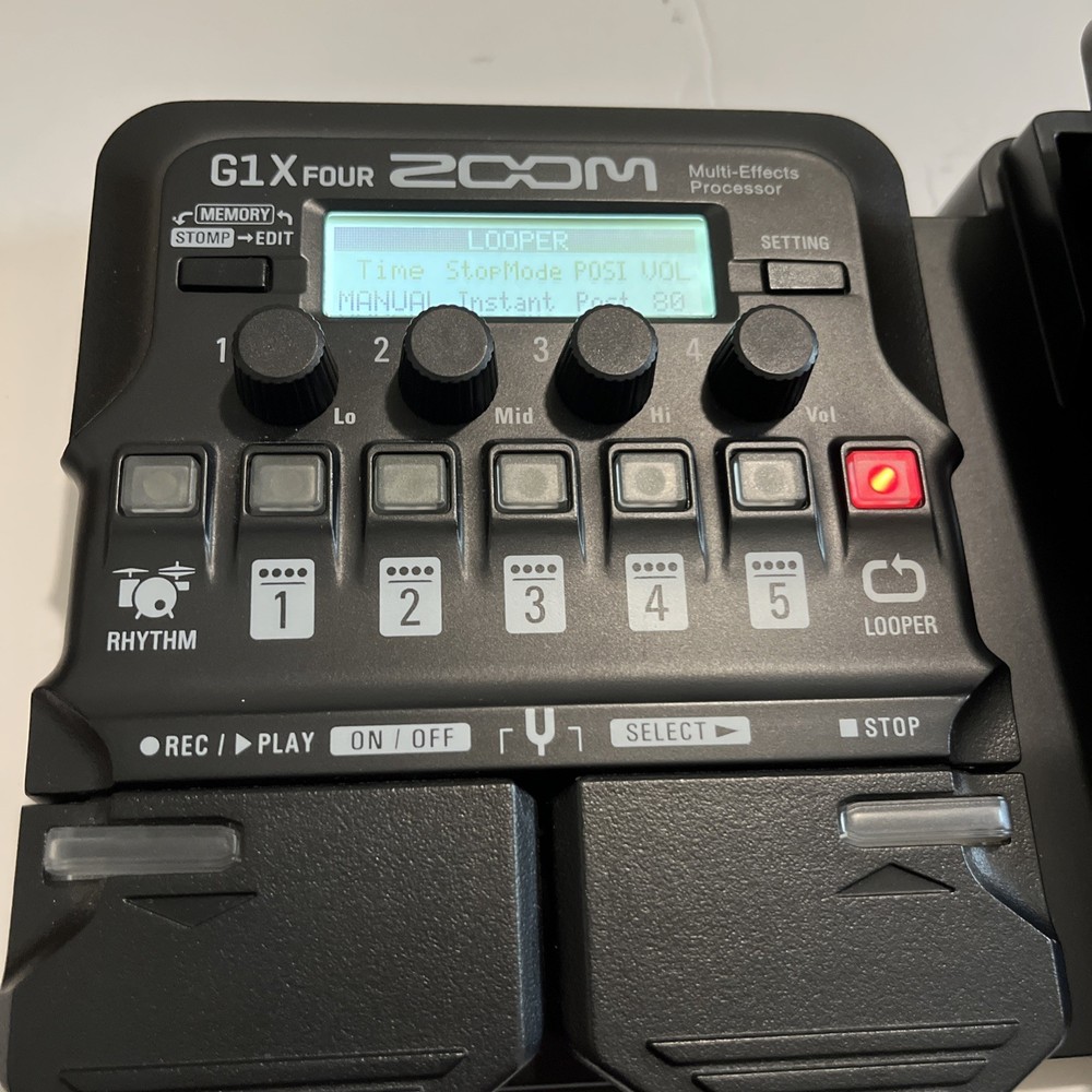 Zoom G1X FOUR Multi-effects Processor with Expression Pedal