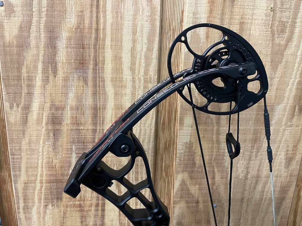 Darton Archery Consequence SD 50lb Black Riser Black Limbs RH BRAND NEW