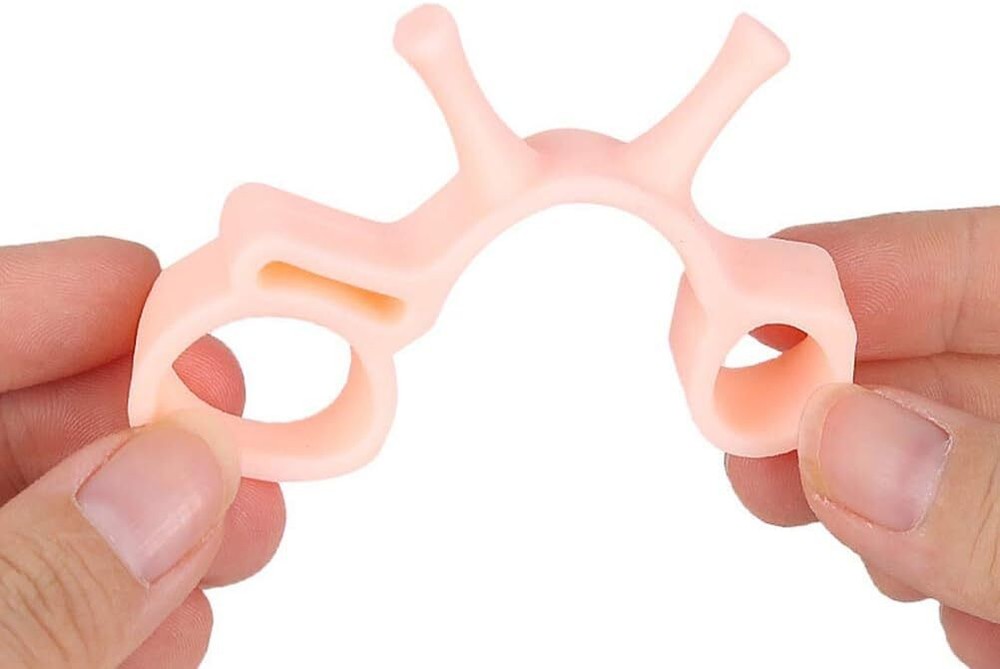2-4pcs Hallux Valgus Silicone Toe Corrector Separator Spacer Avoid Toe Squeezing