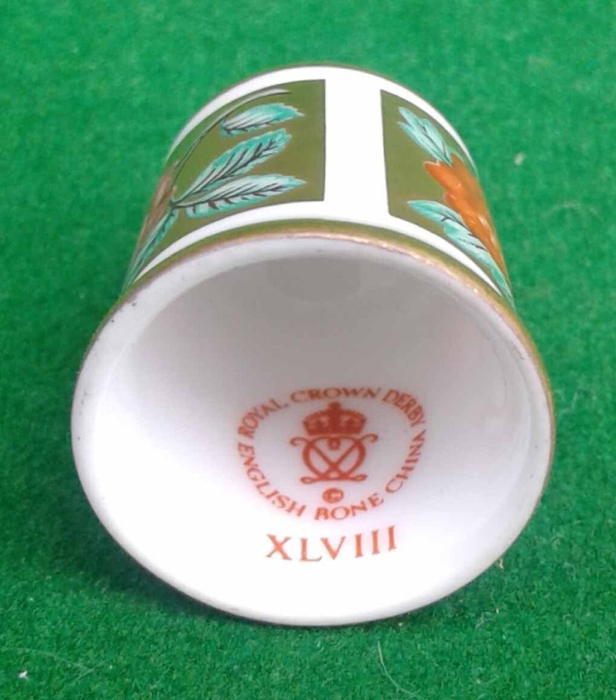 ROYAL CROWN DERBY FLORAL THIMBLE.