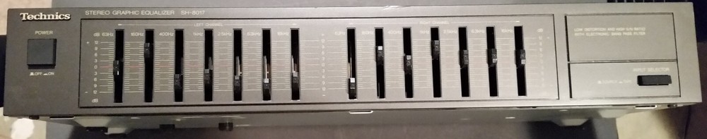 Technics SH-8017 Graphic Equalizer - Powers On