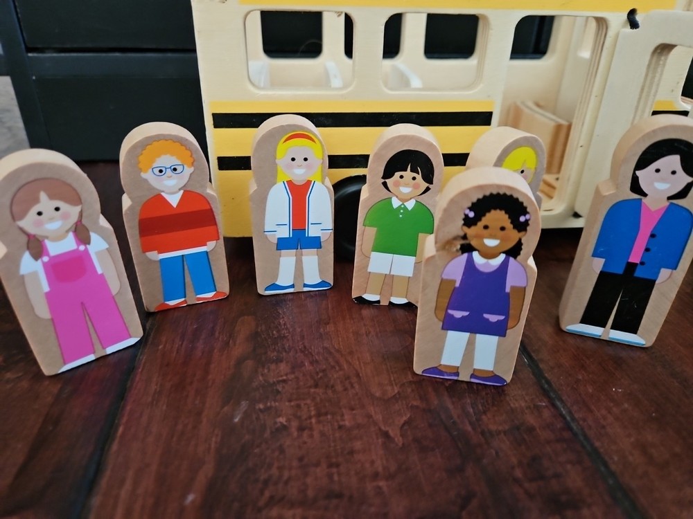 Melissa & Doug School Bus W/figures