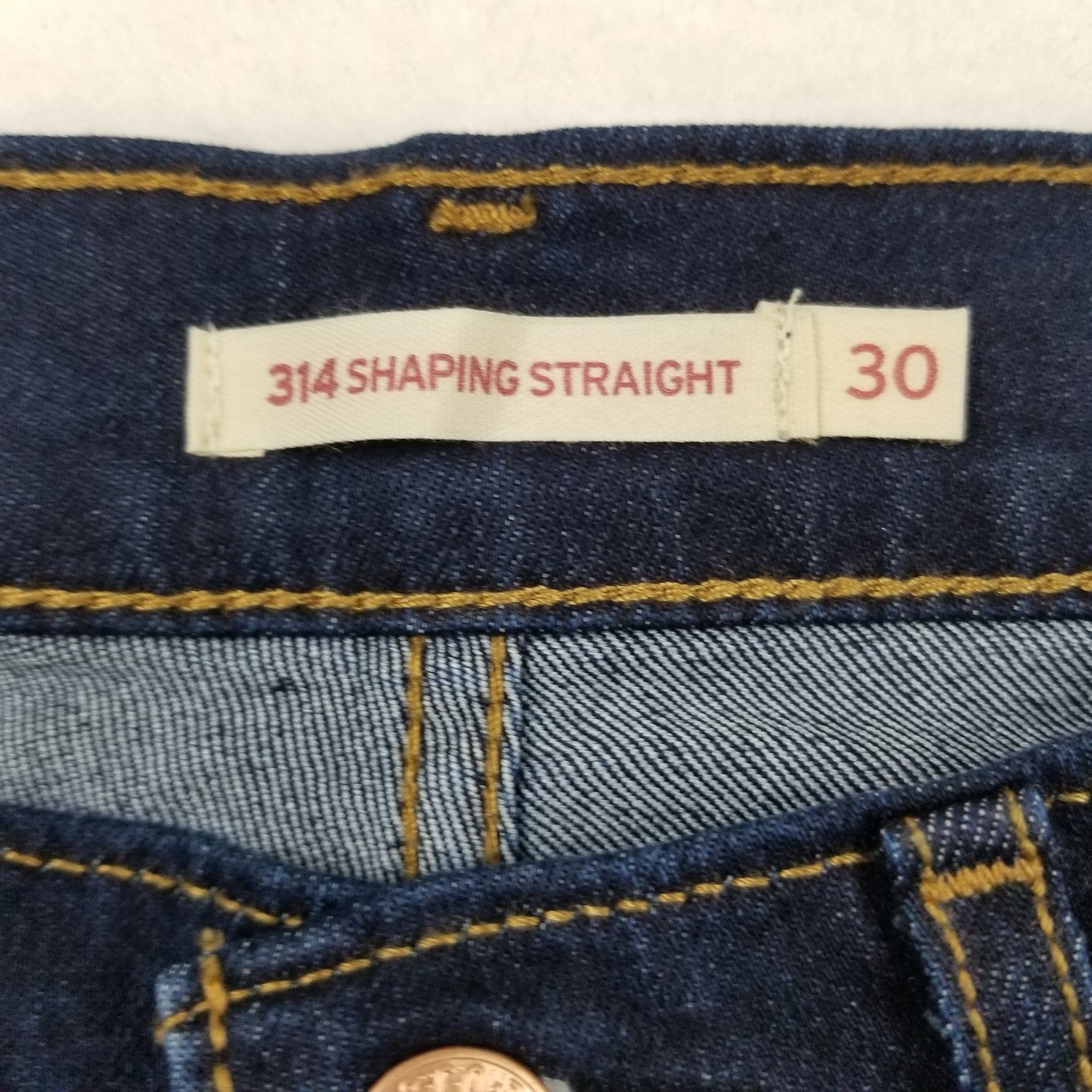 Levi's Women's Denim 314 Shaping Straight Jean Size 30 x 32 Dark Wash