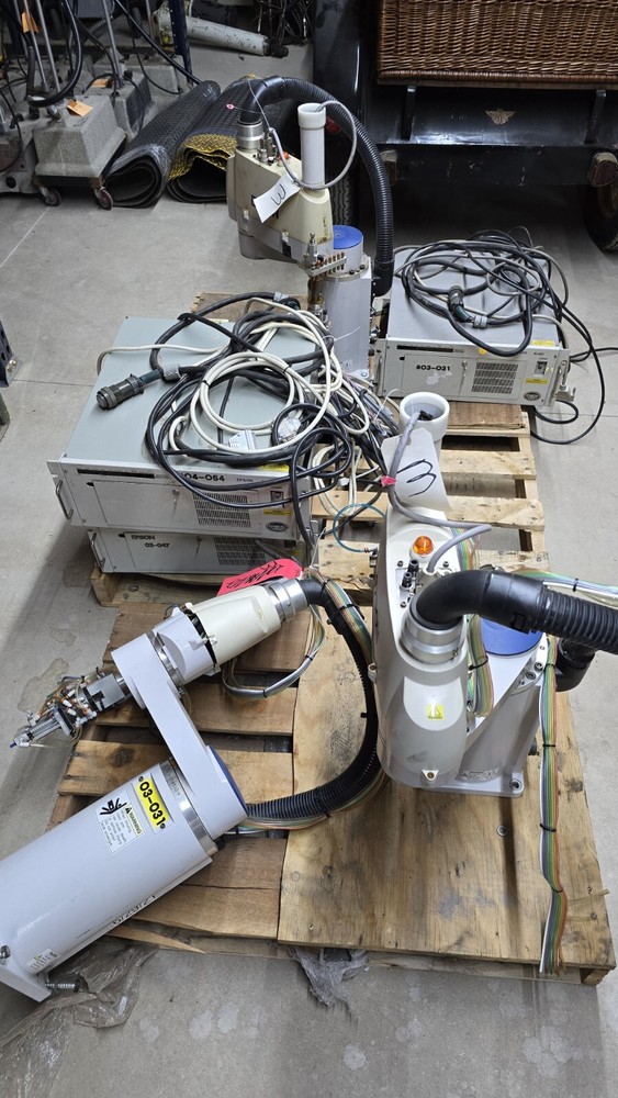 Lot Epson E2S451S-UL Robot Arm Manipulator & Epson RC420-UL Robot Controller