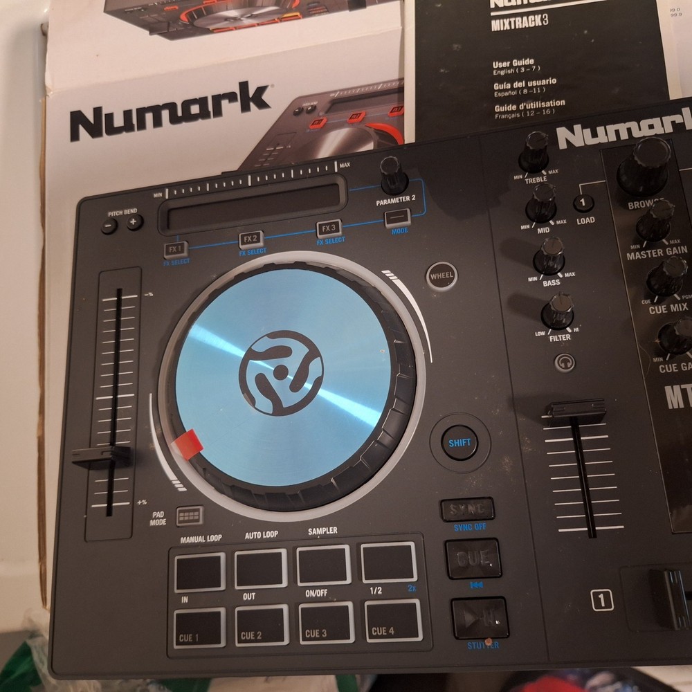 Numark Mixtrack 3 DJ controller With Box
