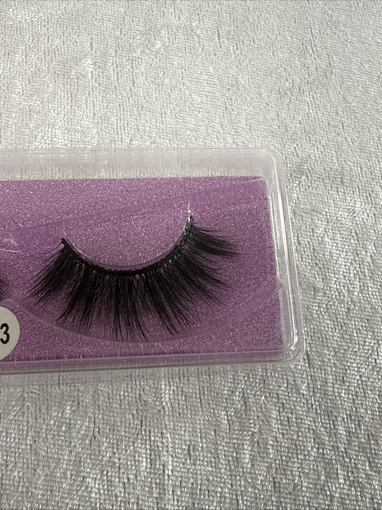 false eyelashes #M03